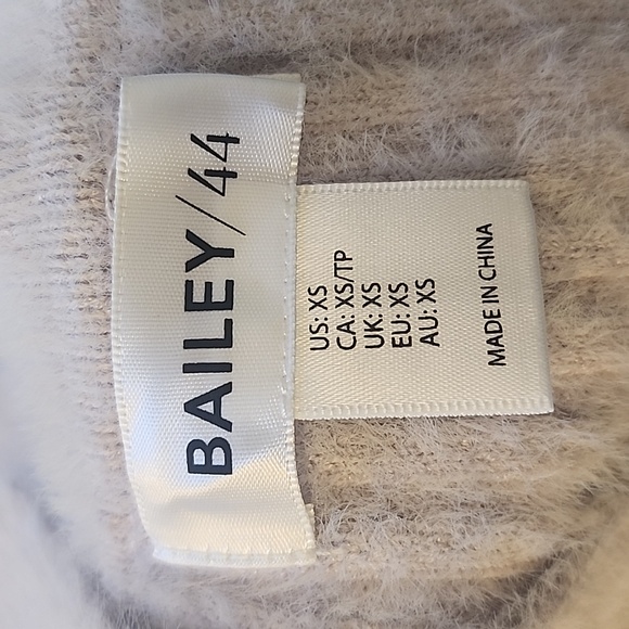 Bailey 44 Romantic Lilac Knit Elbow Sleeve V Neck Sweater Top - Picture 6 of 9